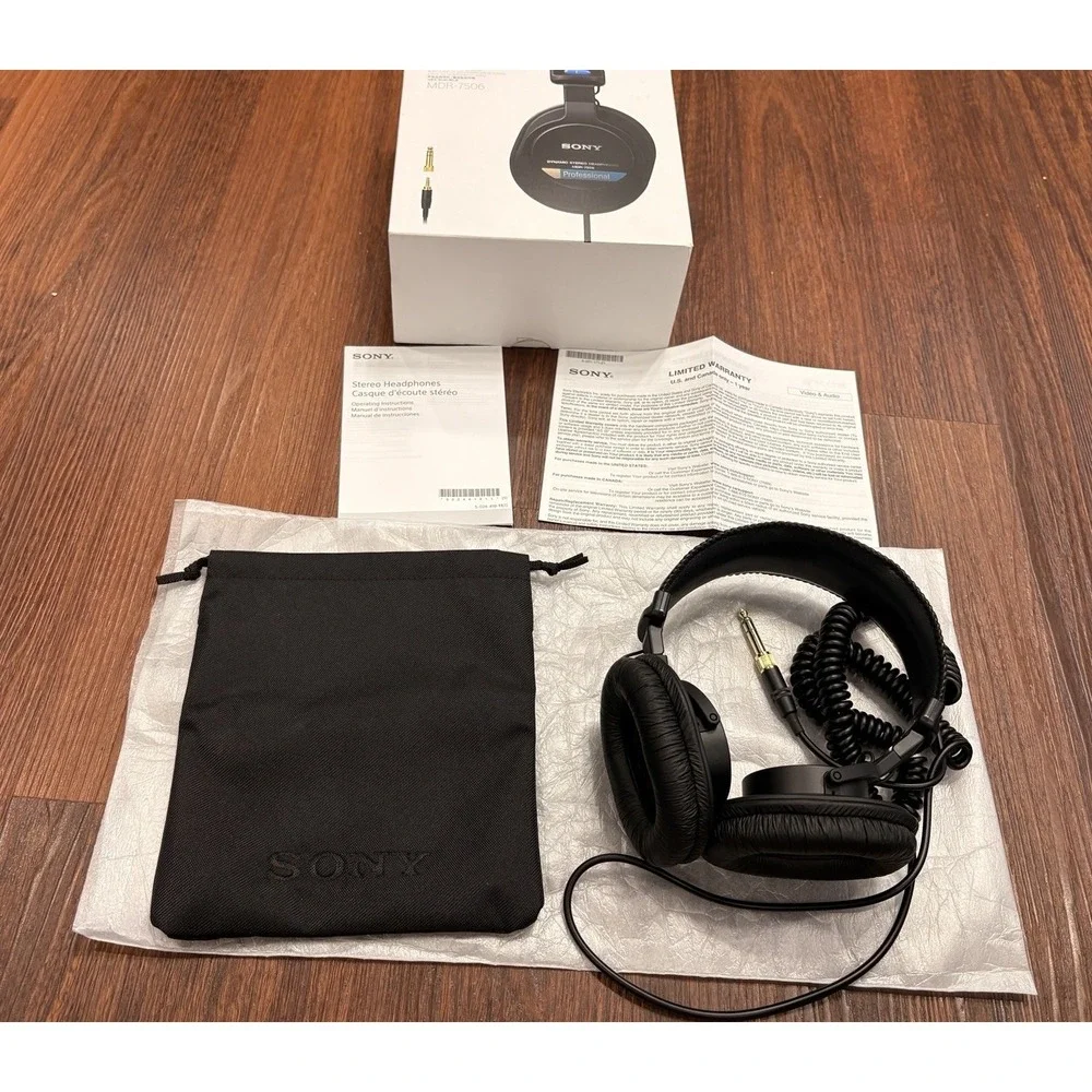 Sony MDR-7506‎ Professional Closed-back Studio Headphones